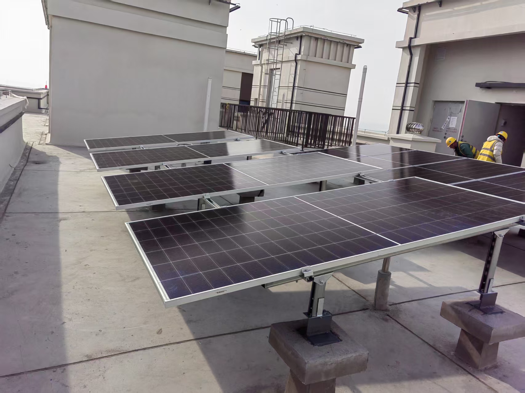 未央区创新花园屋顶光伏离网系统项目